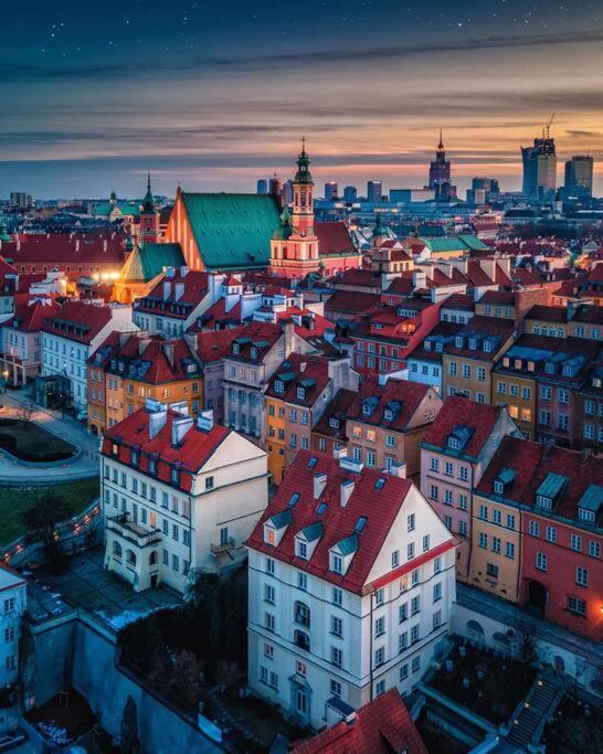 Super Square Metro X2 Fast Wifi 55'Tv Netflix Hbo Appletv+ Amazontv Apartment Warsaw Exterior photo